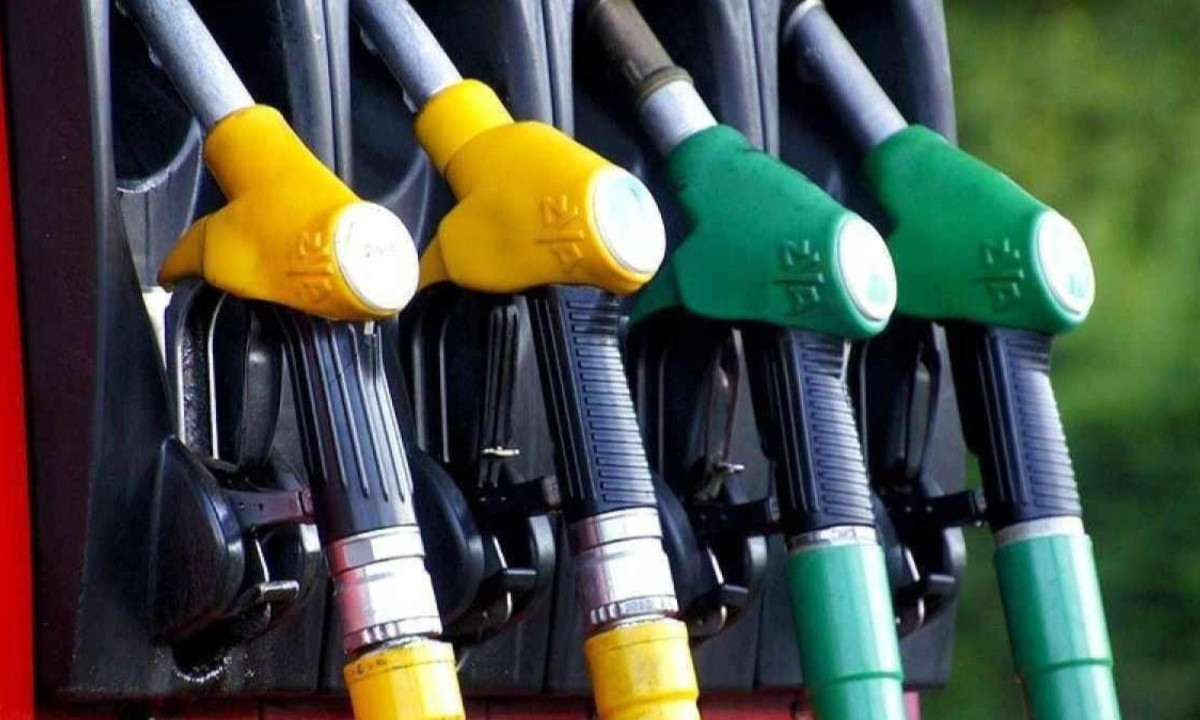 Há 30 anos, encher o tanque de gasolina custava R$26,50