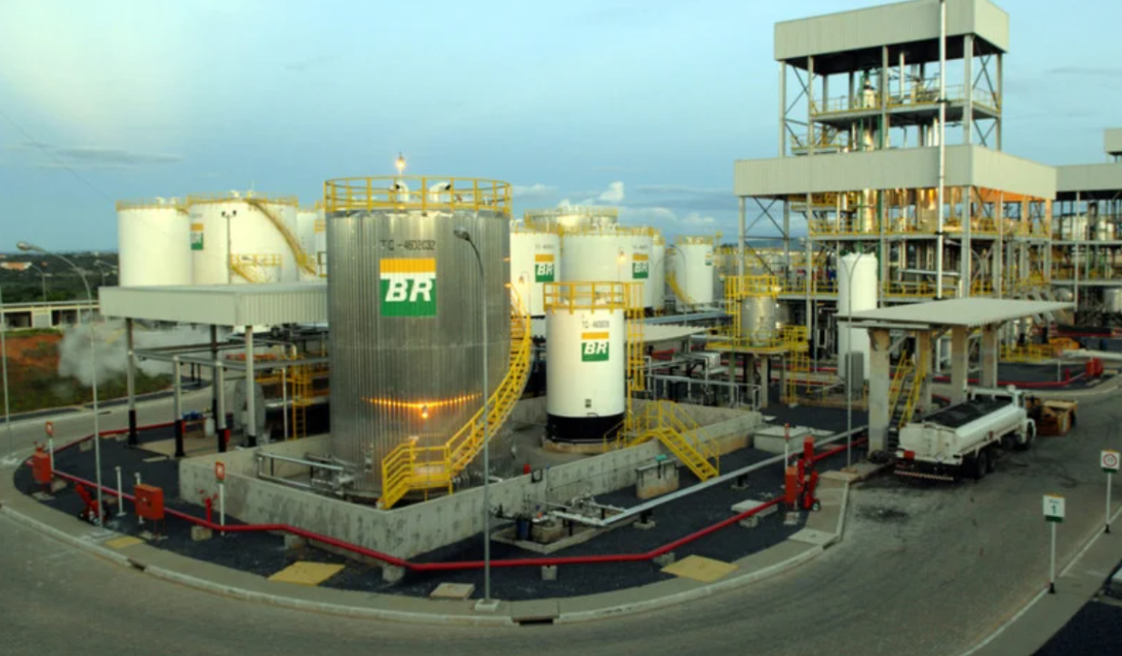 Associações de combustíveis pedem ao MME mais testes com B25