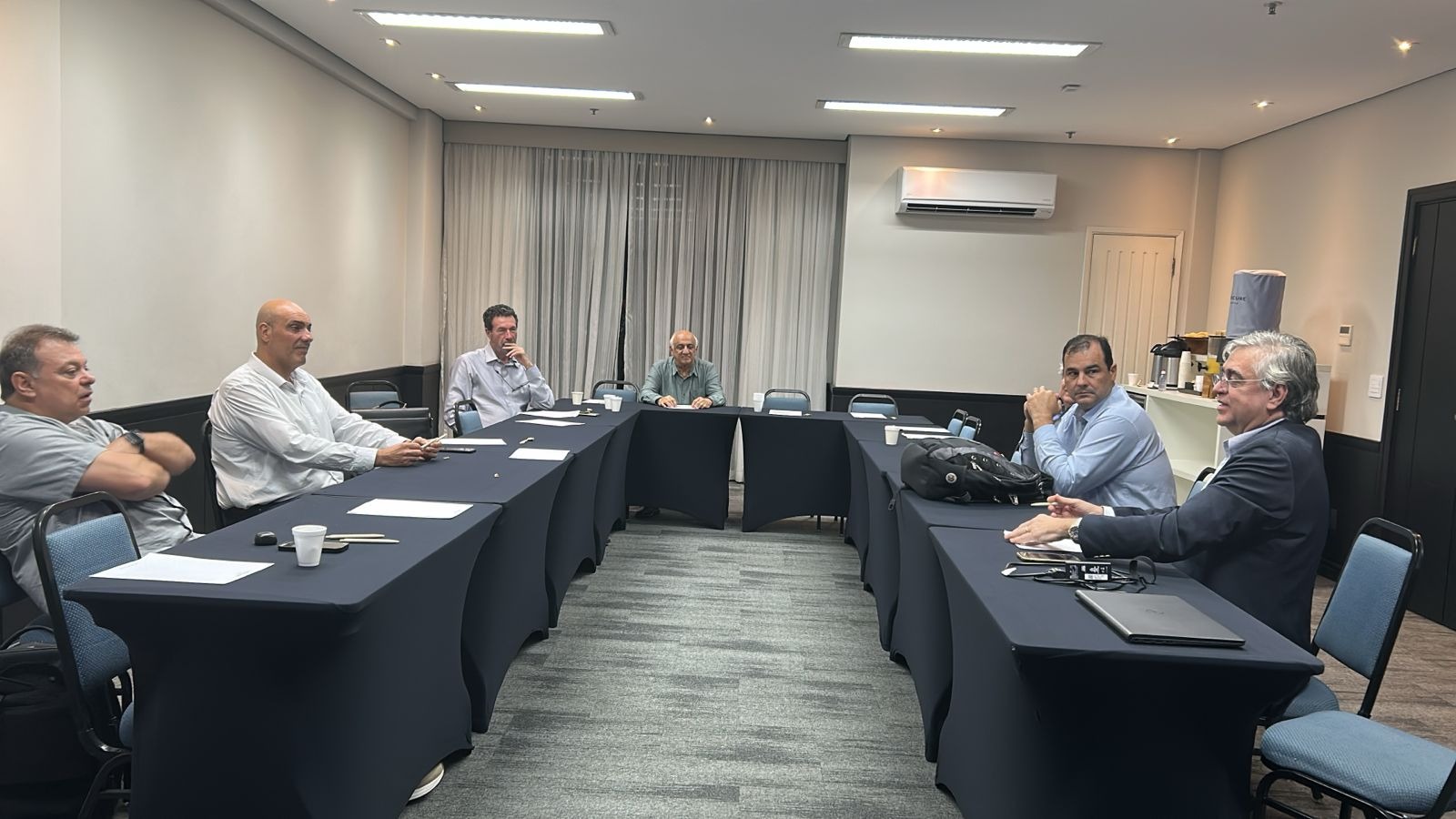Conselho das Associadas BRASILCOM se reúne para prestação de contas e traçar estratégias (abril 2025)