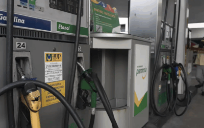 Petrobras reduz em 5,6% preços de gasolina para distribuidoras a partir de terça-feira (3)