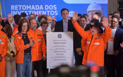 Em Betim, Lula diz que governo vai recomprar refinaria privatizada por Bolsonaro 