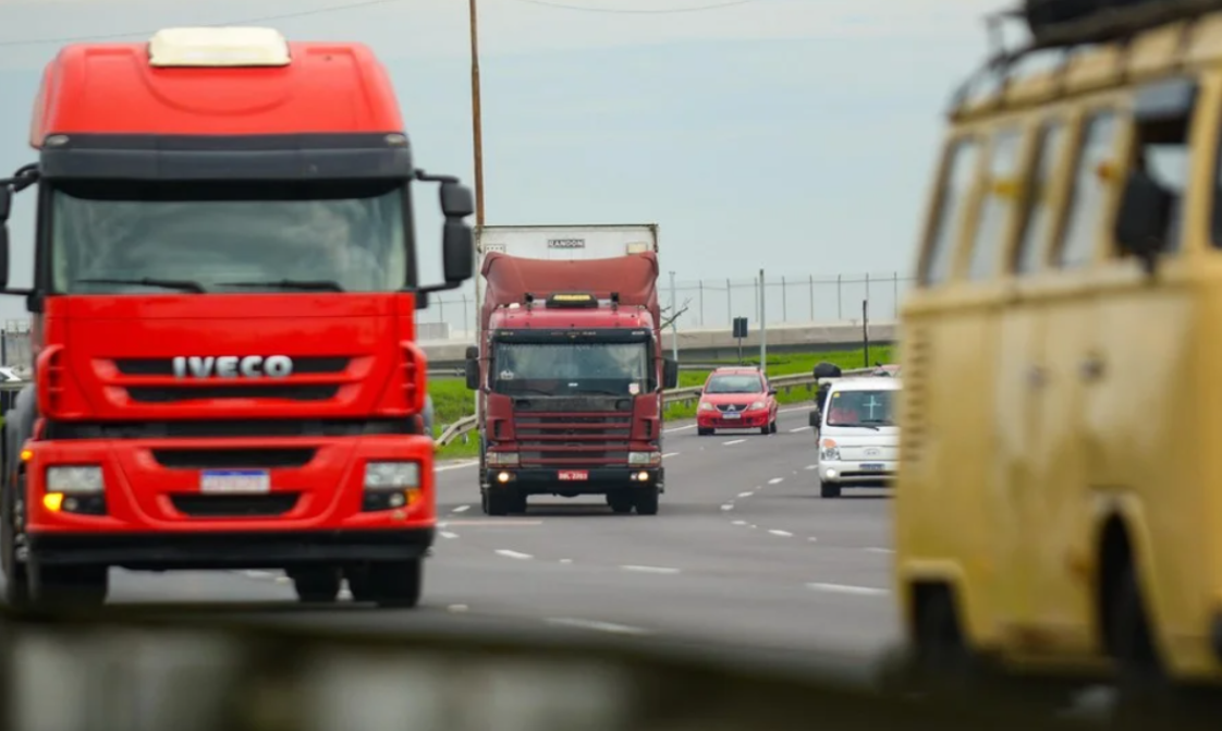 Caminhoneiros dão 7 dias para governo apresentar soluções para frete e diesel
