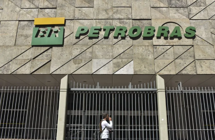 Petrobras avalia como tornar Brasil autossuficiente em diesel e gasolina