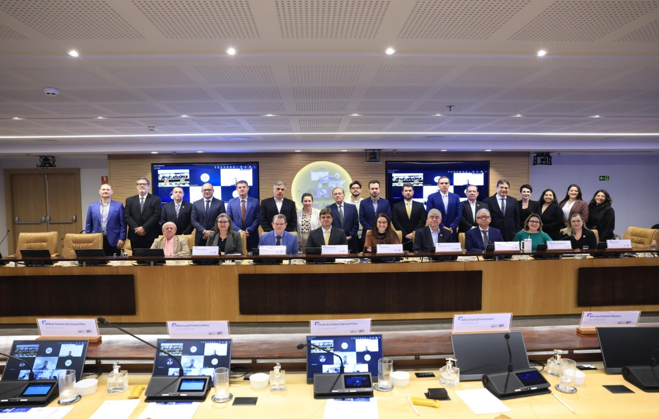 Câmara Brasileira de Comércio de Combustíveis discute agenda legislativa e questões técnicas do setor